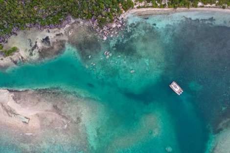 Review img # 37 of the yacht AEOLUS 77