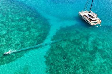 Review img # 9 of the yacht AEOLUS 77