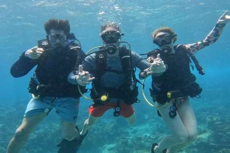 Review img # 58 of the yacht AURA