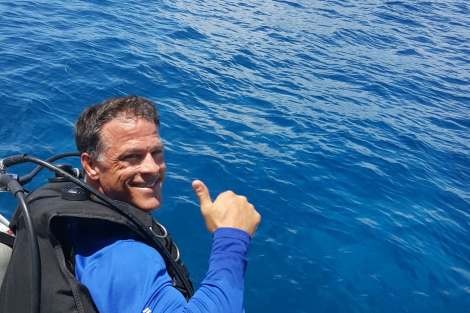 Review img # 51 of the yacht DEVINE SAILING