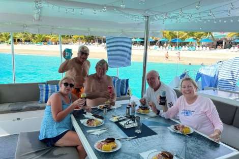 Review img # 3 of the yacht DEVINE SAILING