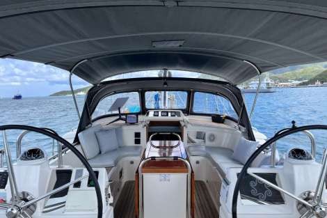 Review img # 3 of the yacht ELVIS MAGIC