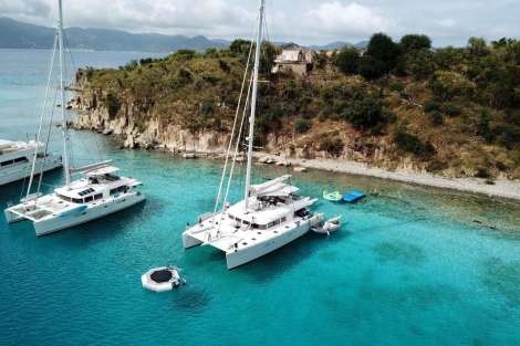 Review img # 65 of the yacht FOXY LADY