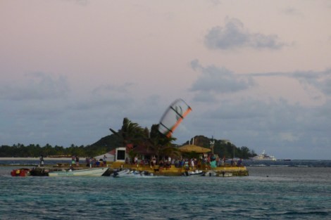 Review img # 81 of the yacht Groovy