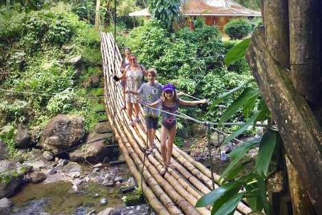 Review img # 50 of the yacht Groovy