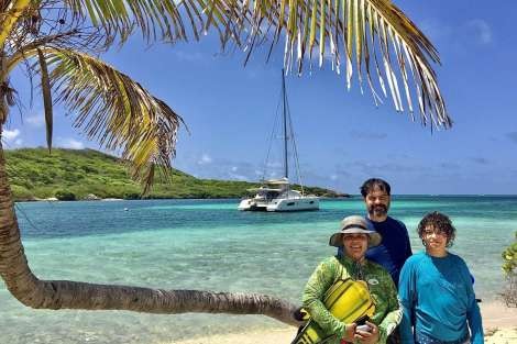 Review img # 39 of the yacht Groovy