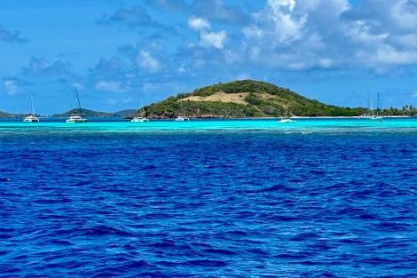 Review img # 9 of the yacht Groovy