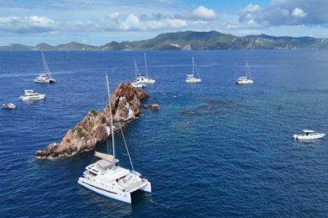 Review img # 12 of the yacht ISLAND KISSES