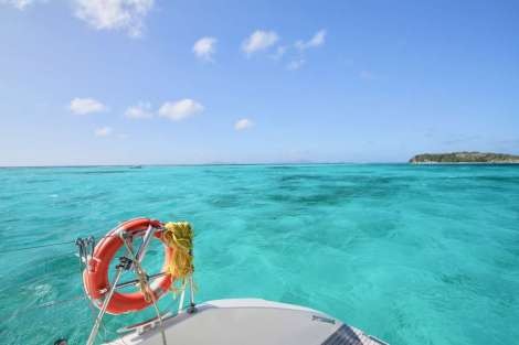 Review img # 56 of the yacht ISOLABLUE