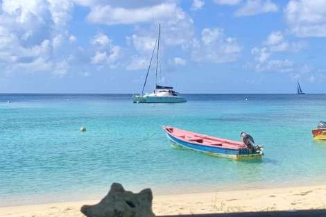 Review img # 41 of the yacht ISOLABLUE