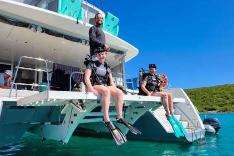 Review img # 107 of the yacht LIQUID ZEN