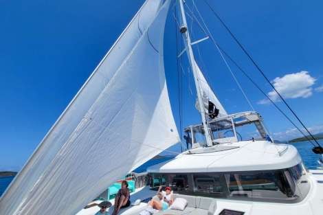 Review img # 99 of the yacht LIQUID ZEN