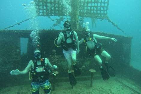 Review img # 3 of the yacht LIQUID ZEN