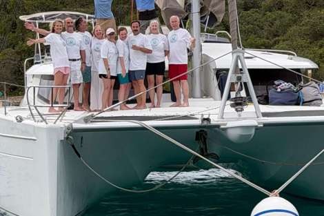 Review img # 5 of the yacht PERPETUAL BLUE