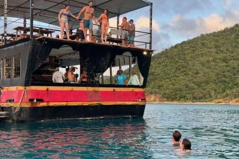 Review img # 54 of the yacht RAPSCALLION