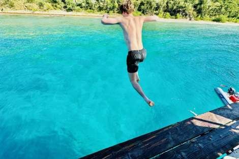 Review img # 35 of the yacht RAPSCALLION